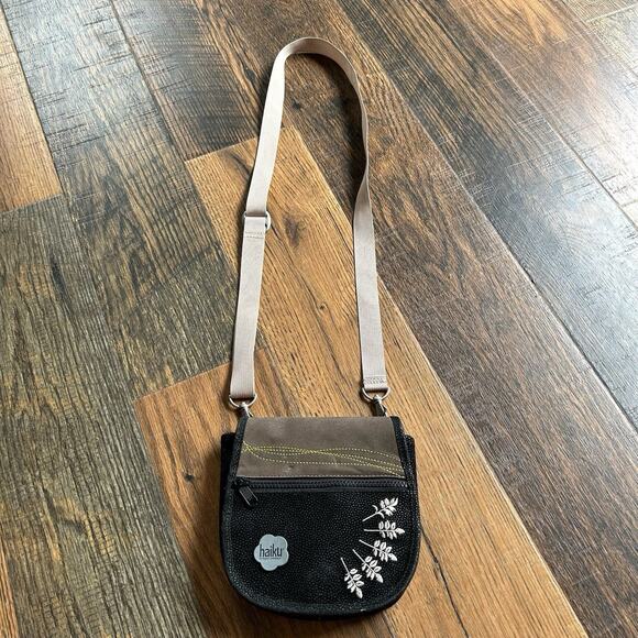 Haiku by Sharon Eisenhauer Crossbody Bag Black Brown Embroidered Small Purse - Picture 1 of 7